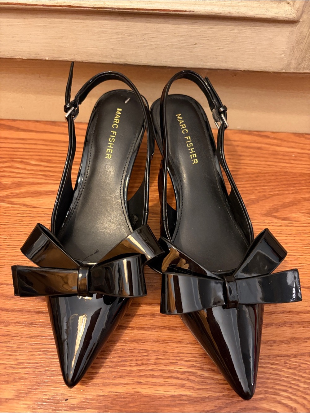 Marc Fisher Black Patent Pointed Slingback kitten heel with Bow